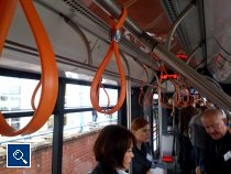 Antimikrobielle Kunststoffe für Halteschlaufen unterbrechen Infektionswege in öffentlichen Verkehrsmitteln (Fotos: Faigle.)